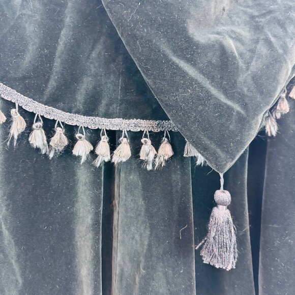 VTG Daisy Kingdom 80s 90s Black Velvet Cloak Cape Hood One Size Whimsigoth - Picture 7 of 10